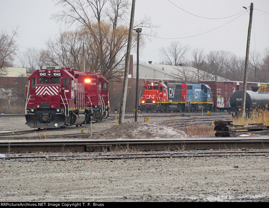 HLCX 1048, HLCX 1042, IC 9563 and GTW 4910